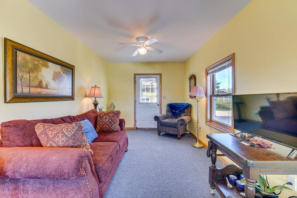 All-Season Adventures! Lime Lake Retreat with Dock House in Cattaraugus