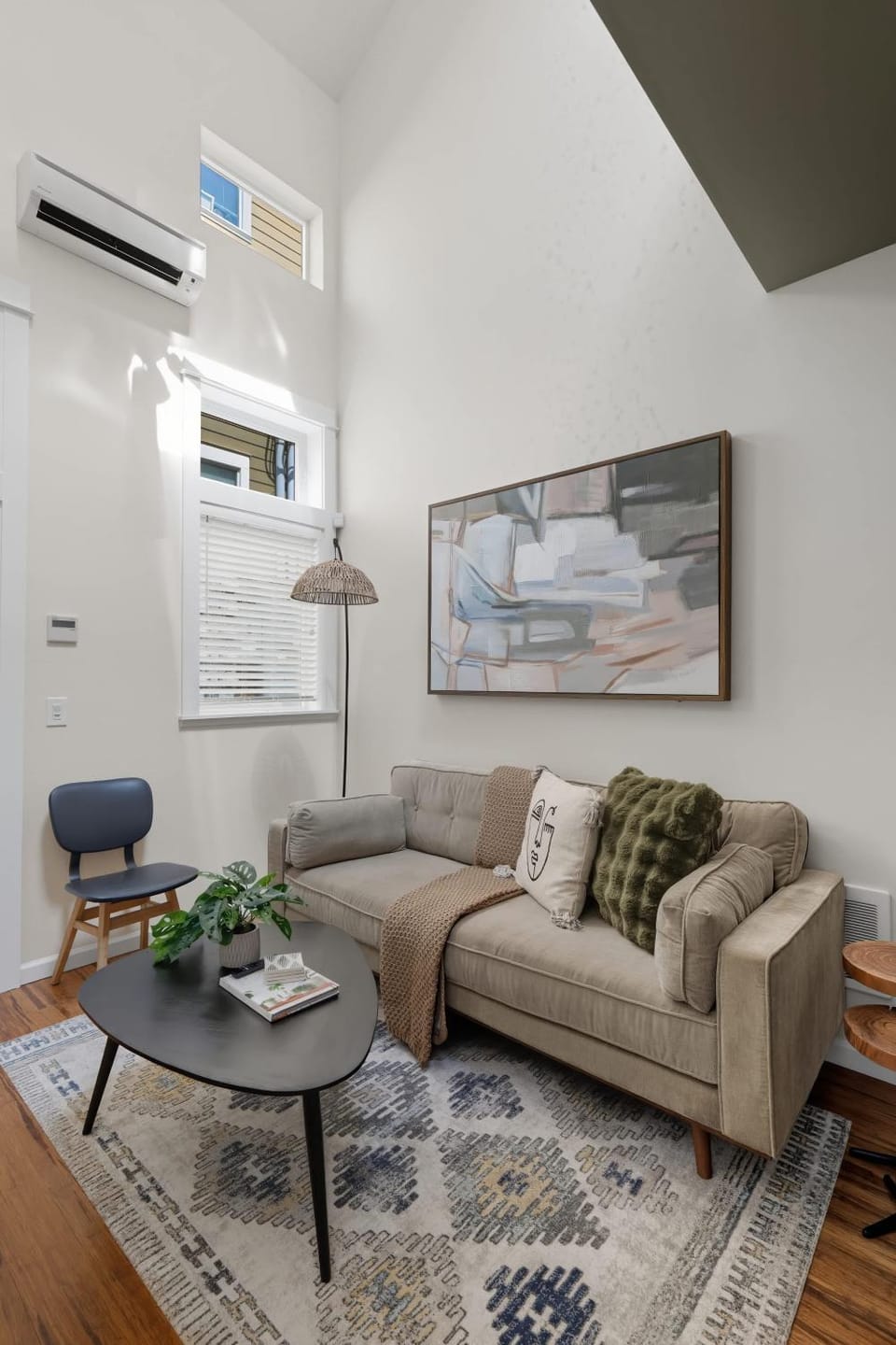Upscale NW Portland Lofts - Modern Walkable Central Apartment in Portland