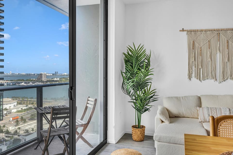 Patio, Natural landscape, Balcony/Terrace, Living room