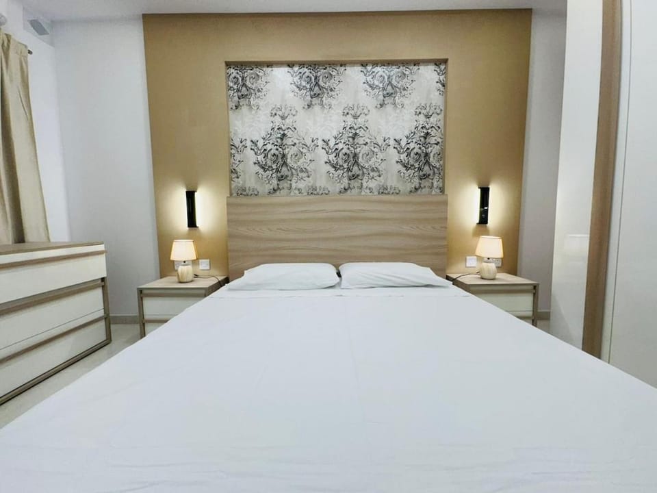 Bed, Bedroom, air conditioner