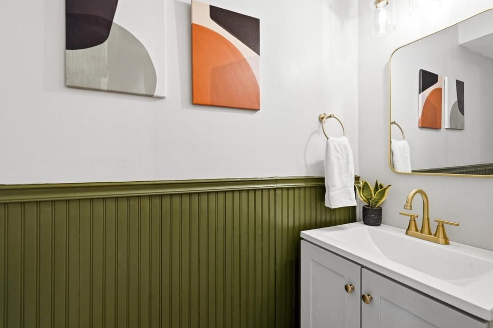 Bathroom, Decorative detail