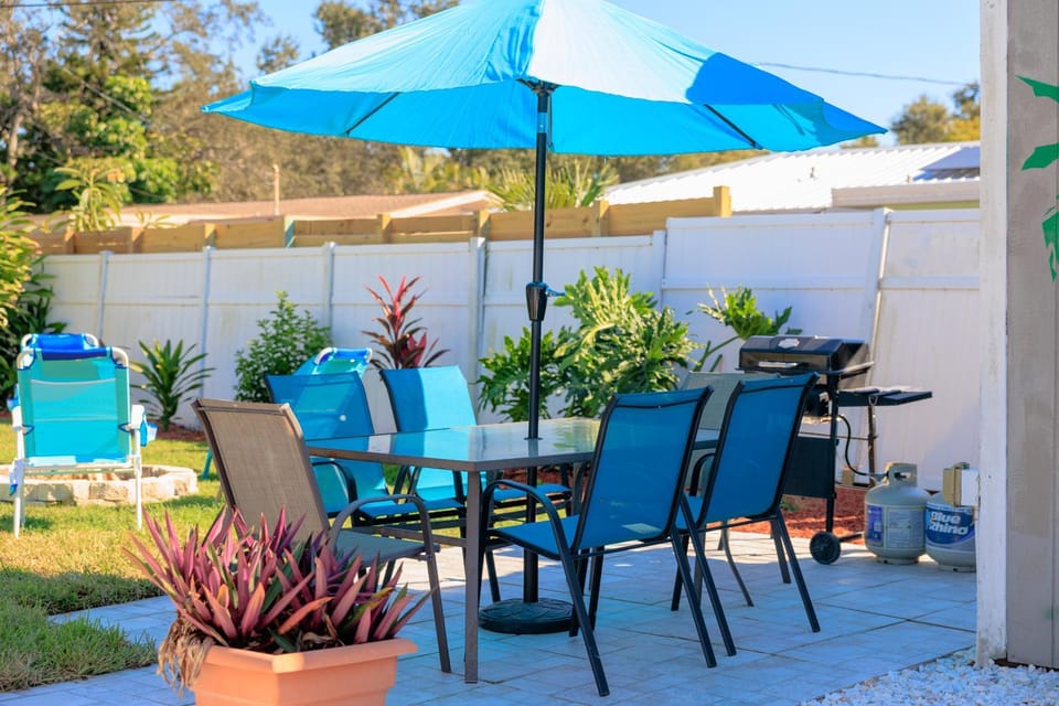Patio, Dining area