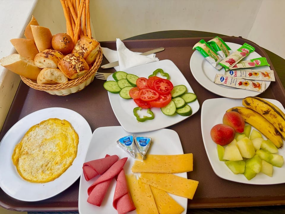 Food and drinks, Food, Breakfast, Continental breakfast, Buffet breakfast