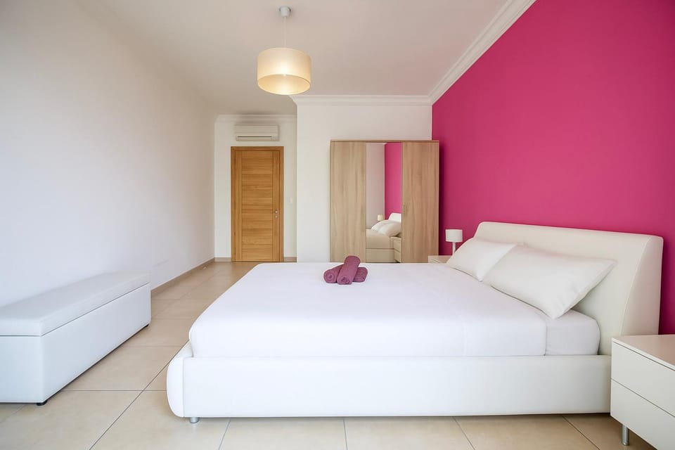 Bed, Bedroom, wardrobe