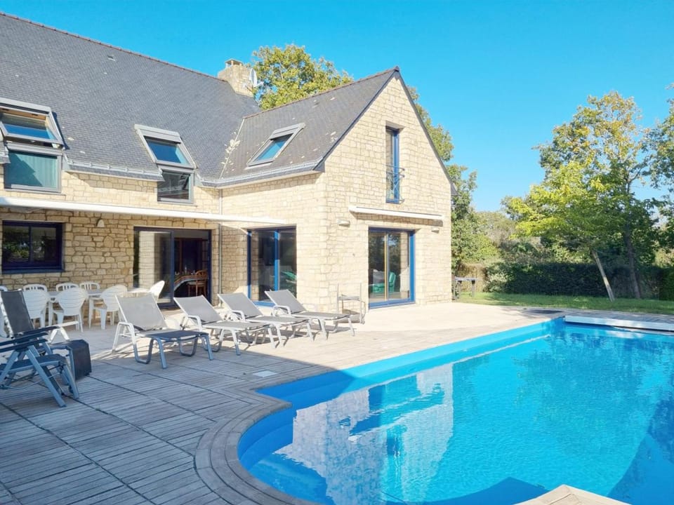 Maison Moderne 11 Pers, Piscine Chauffée, Animaux Admis, Le Tour du Parc - FR-1-775-38 House in Brittany