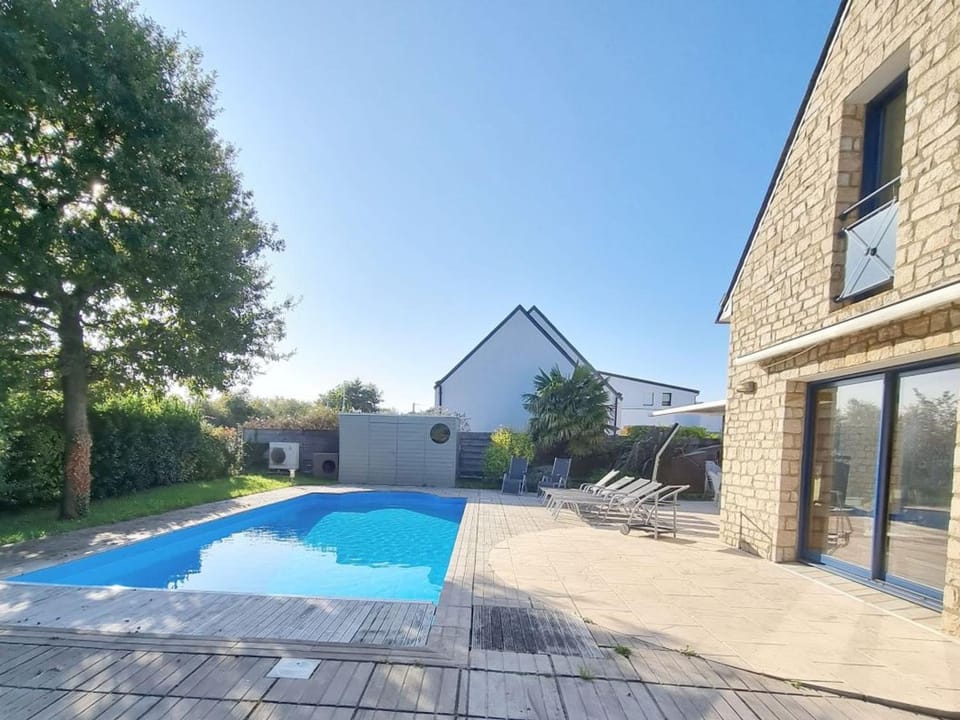 Maison Moderne 11 Pers, Piscine Chauffée, Animaux Admis, Le Tour du Parc - FR-1-775-38 House in Brittany