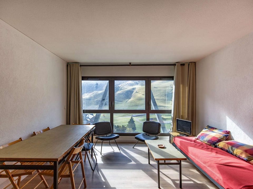 Studio lumineux 6 personnes, sud, proche pistes - La Mongie - FR-1-404-360 Apartment in Occitanie