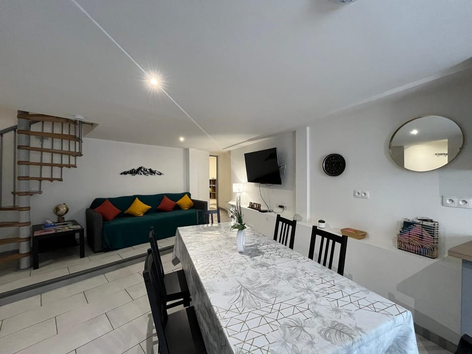 Spacieux Duplex à La Bourboule, 87m² pour 6 pers. - FR-1-608-296 Apartment in Auvergne-Rhône-Alpes