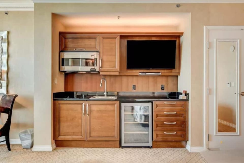 MGM Signature 1BR Condo with Strip & Pool Views Apartment in Las Vegas Strip