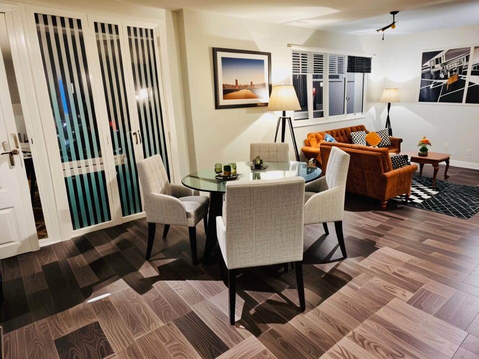 Living room, Dining area