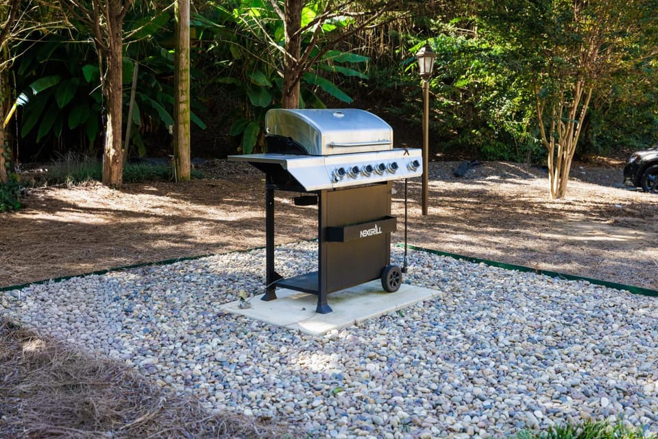 Day, BBQ facilities, Parking