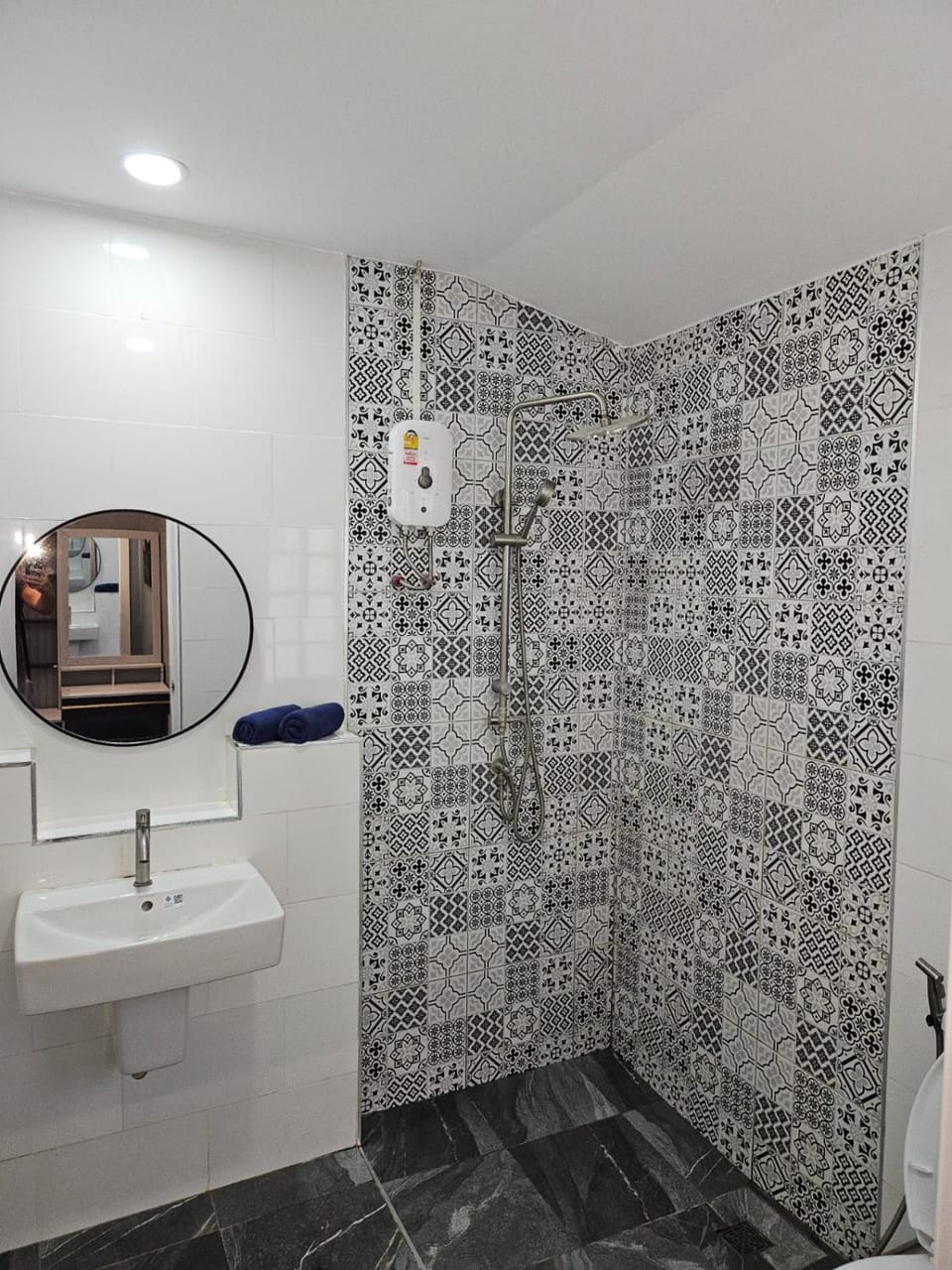 Beautiful New 3 Bed 3 Bathroom Villa 400m to Bang Tao Beach Sleeps 9 Villa in Choeng Thale