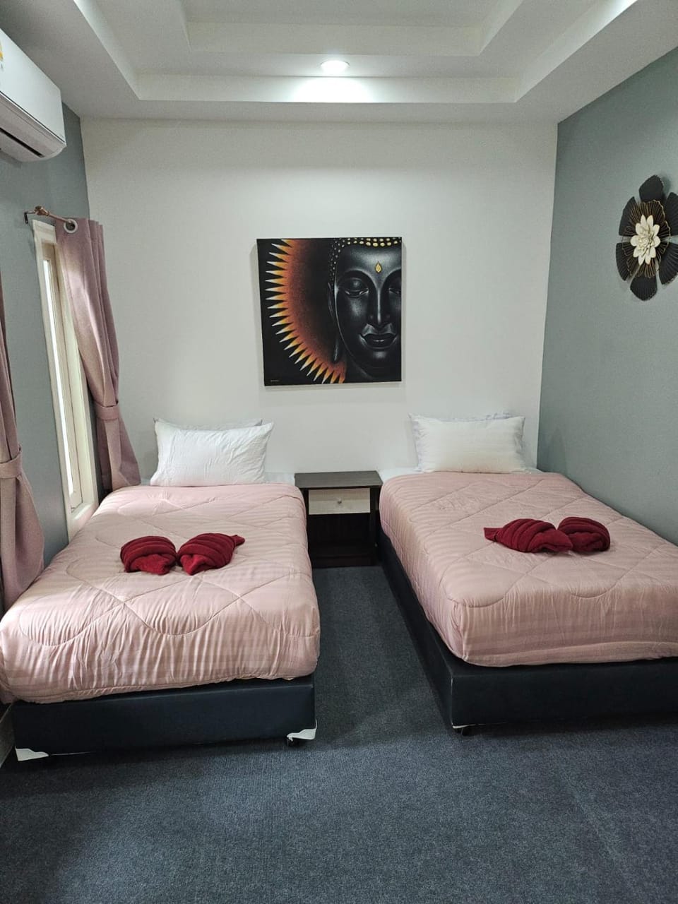 Beautiful New 3 Bed 3 Bathroom Villa 400m to Bang Tao Beach Sleeps 9 Villa in Choeng Thale