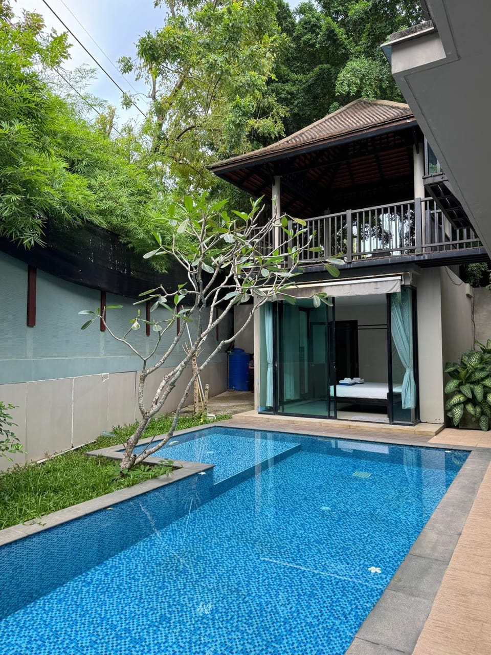 Swimming pool