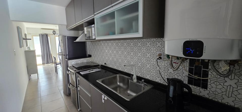 Kitchen or kitchenette, pet friendly, stove, toaster