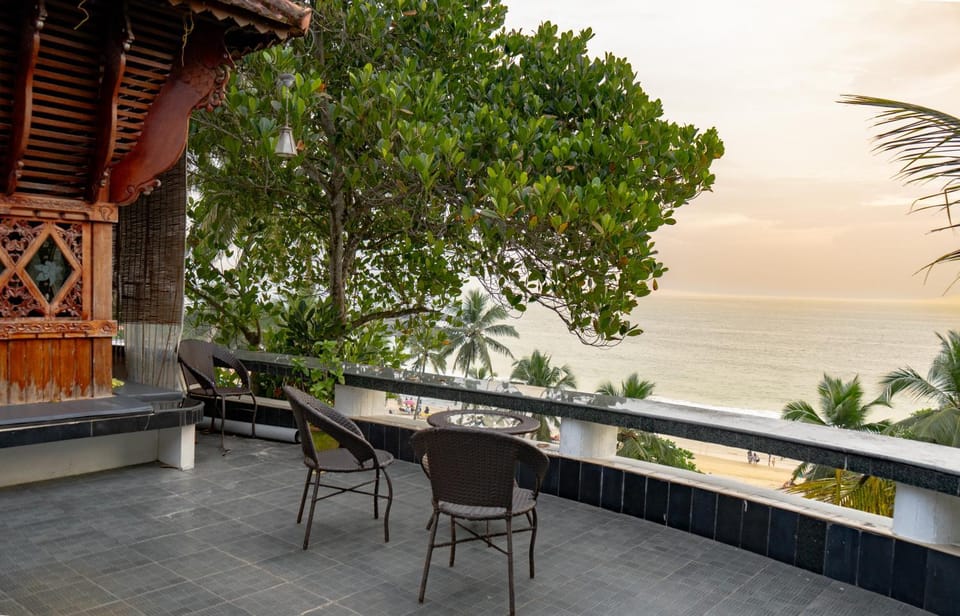 View (from property/room), Balcony/Terrace, Seating area, Sea view