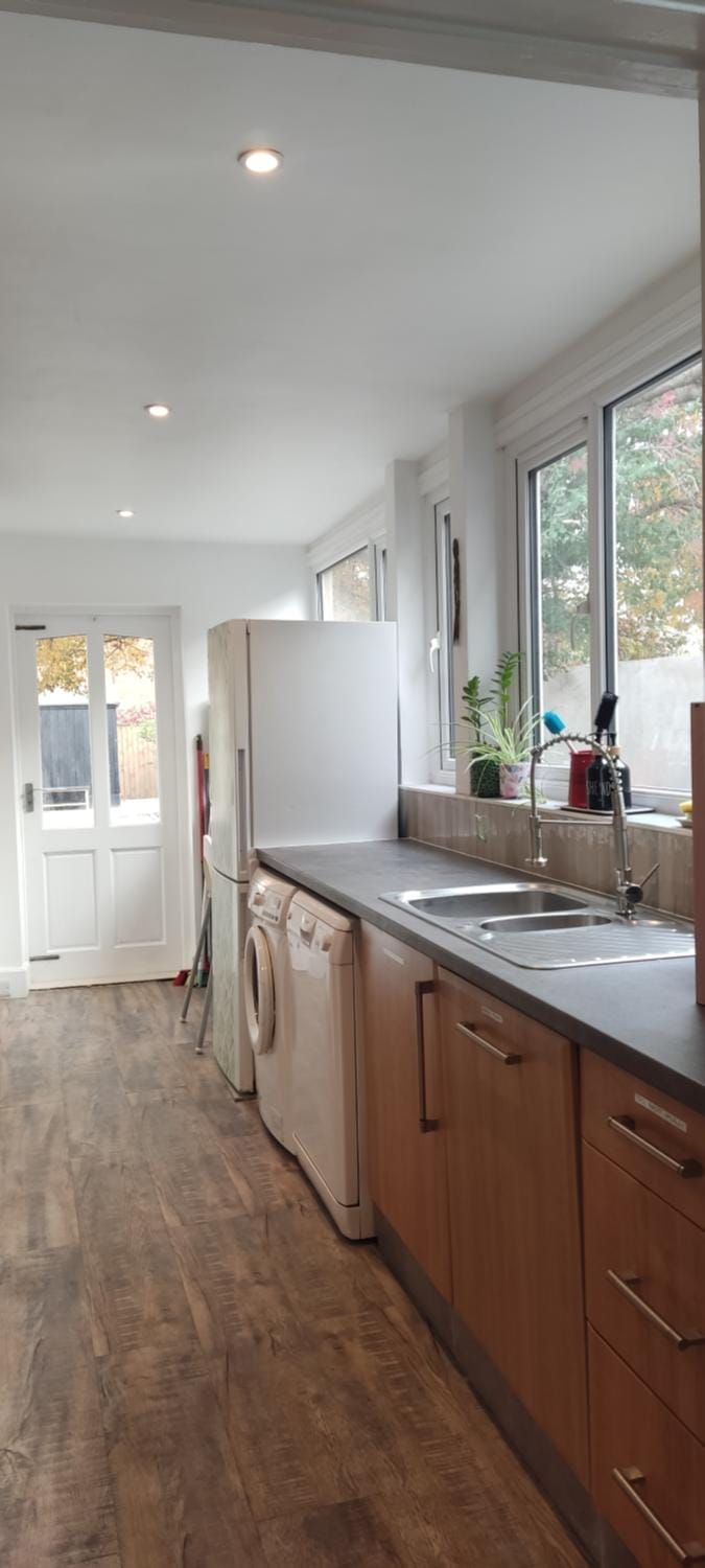 Cheltenham town centre with parking space House in Cheltenham