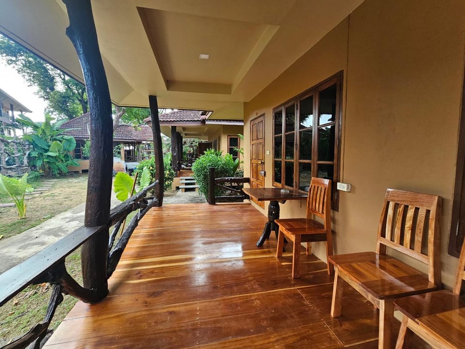 Lanta White Rock Resort Resort in Krabi Changwat