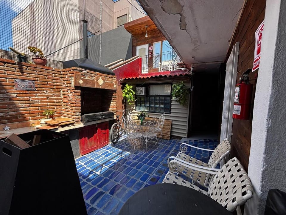 Property building, Patio, Balcony/Terrace, Seating area, Dining area