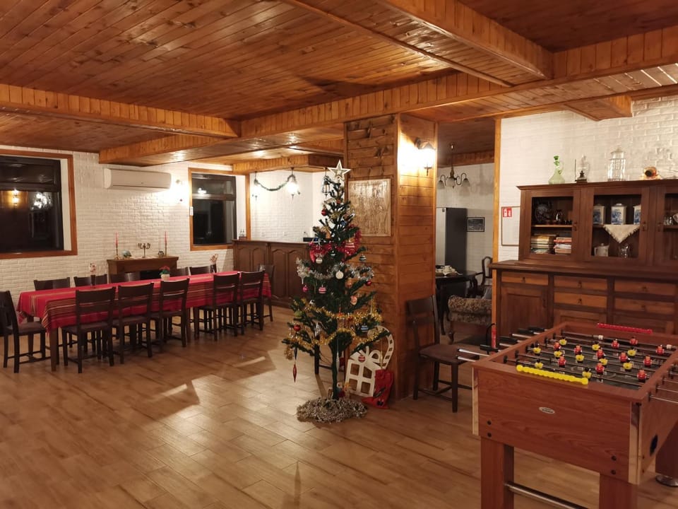 Restaurant/places to eat, Living room, Banquet/Function facilities, Seating area