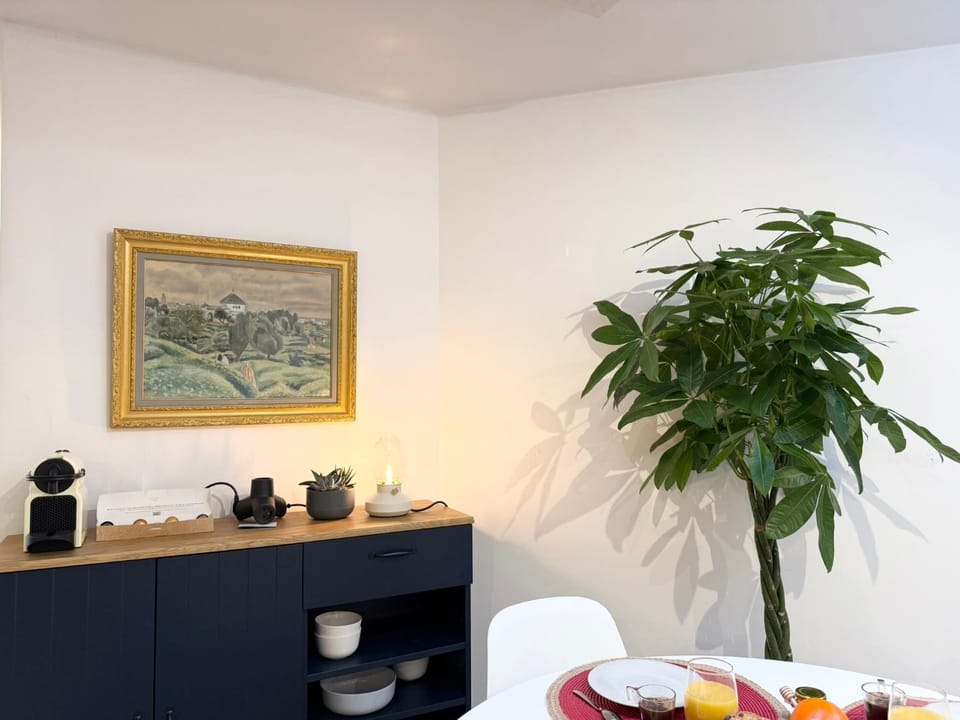Appartement à 100 m de la mer avec stationnement gratuit Apartment in Nice