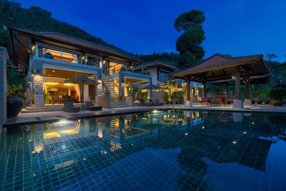 Property building, Night, Pool view, Swimming pool, Swimming pool, sunbed