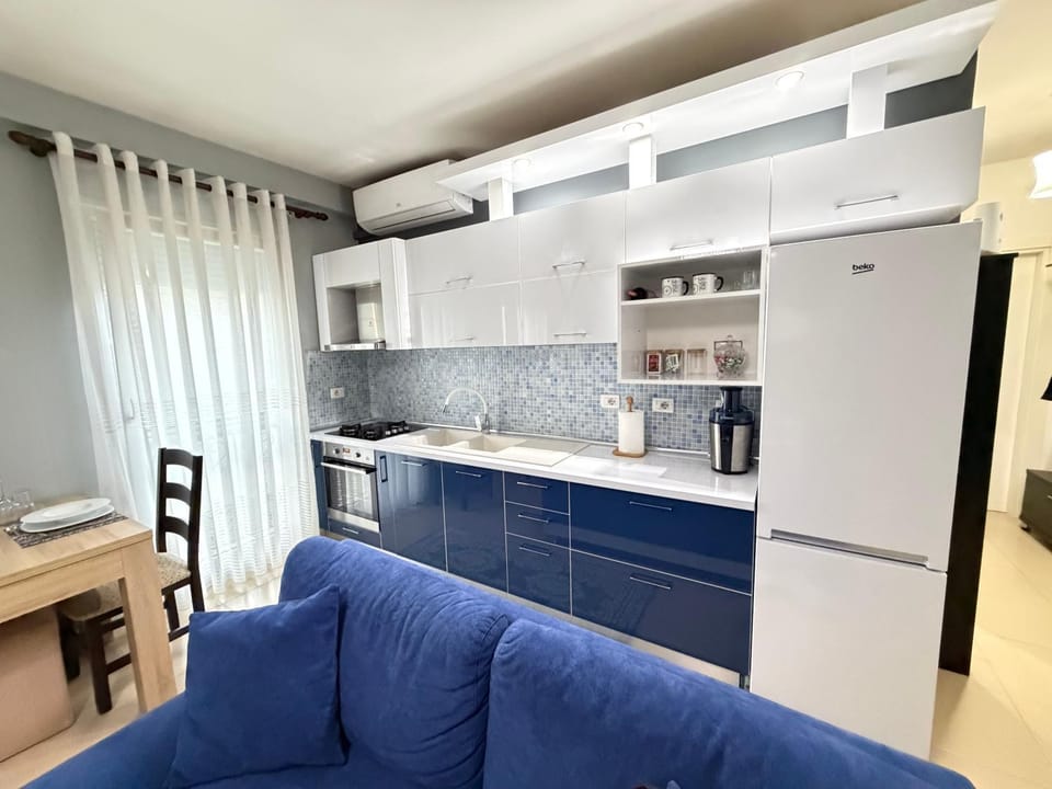 Kitchen or kitchenette, oven, stove