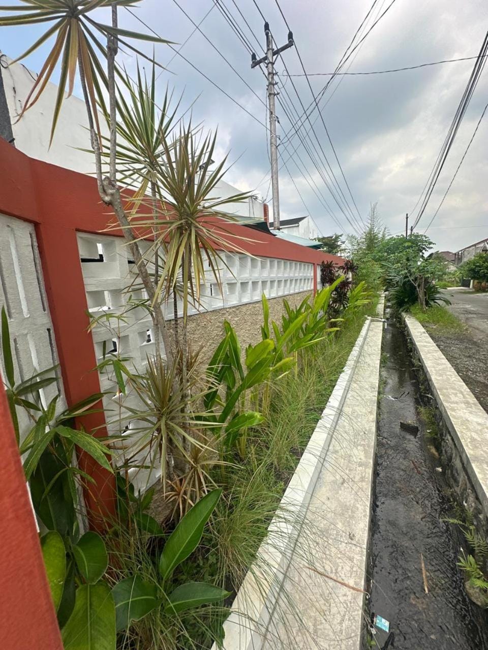 Neighbourhood, Street view