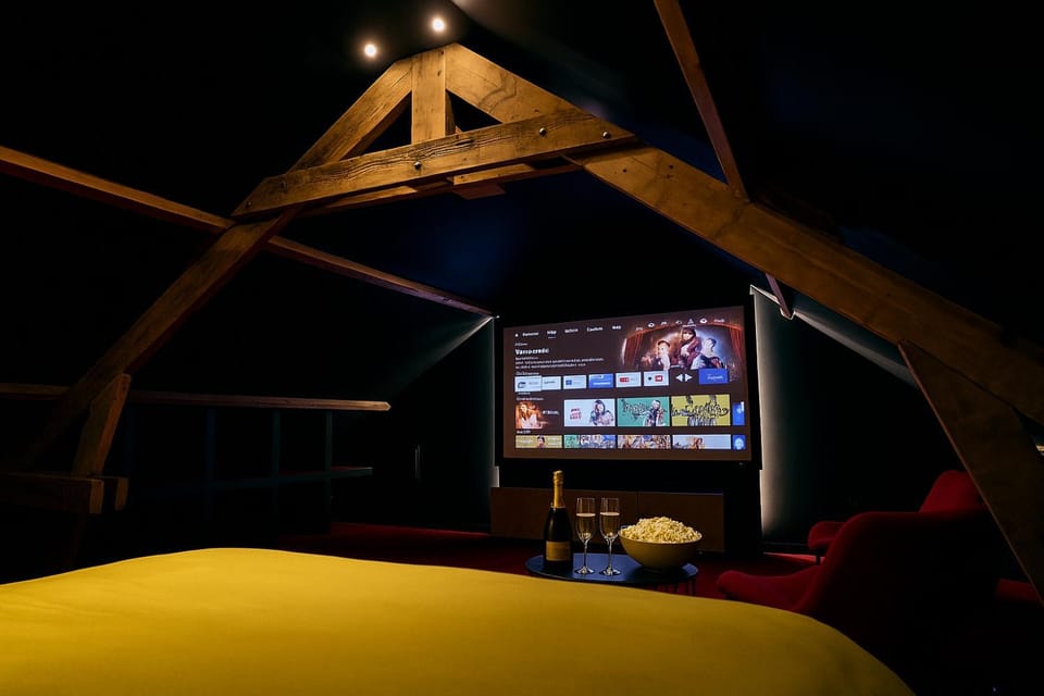 TV and multimedia, Photo of the whole room, Bedroom, soundproof