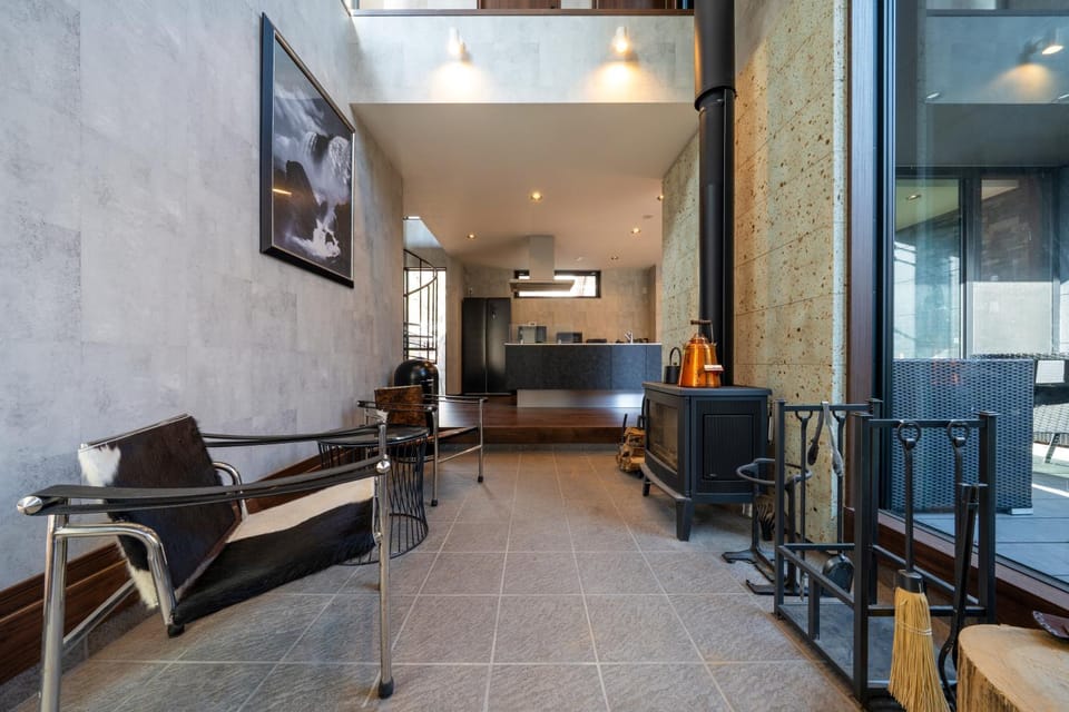 Kitchen or kitchenette, Seating area