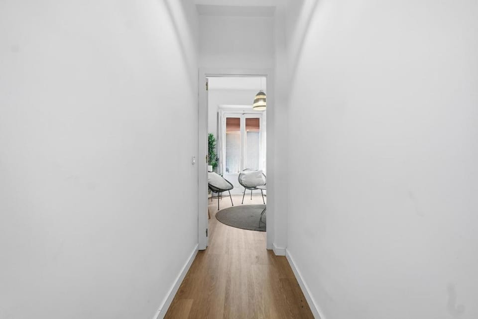 Cream Lavapies by Hogar 4 Apartment in Centro