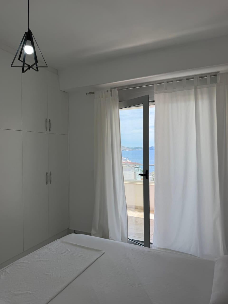 Bed, Photo of the whole room, Sea view