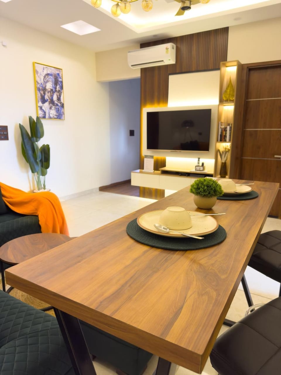 TV and multimedia, Living room, Dining area, Evening entertainment