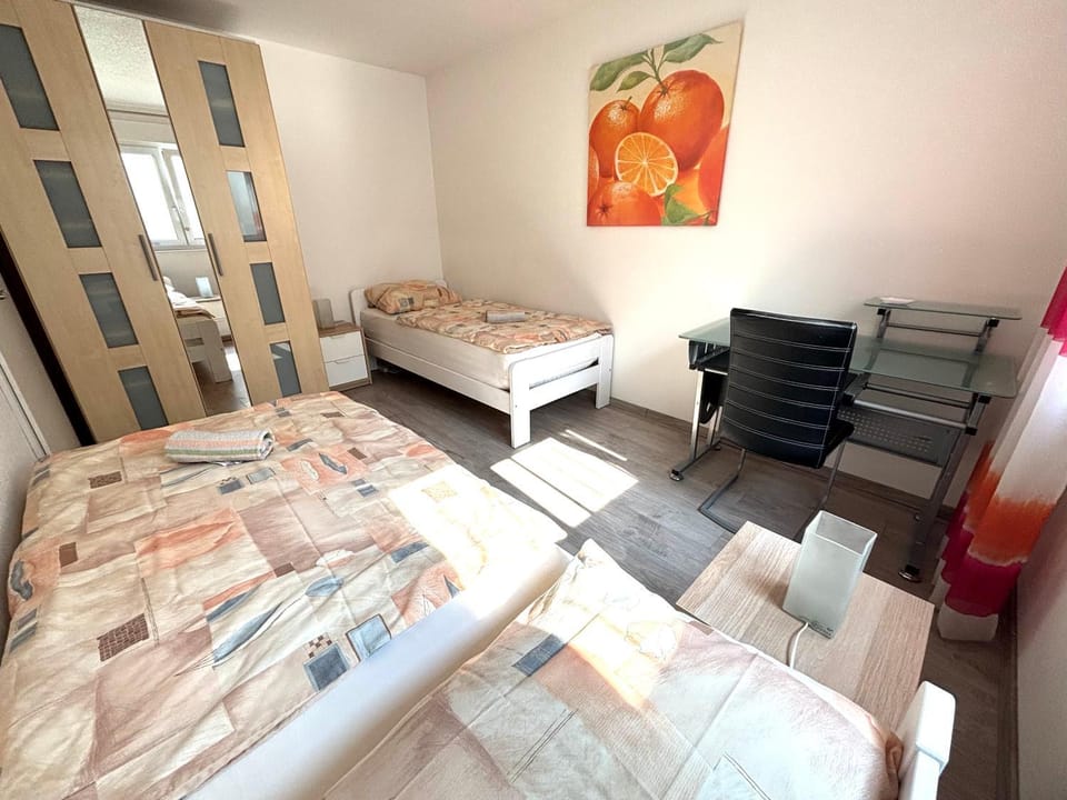 Bed, Photo of the whole room, Bedroom