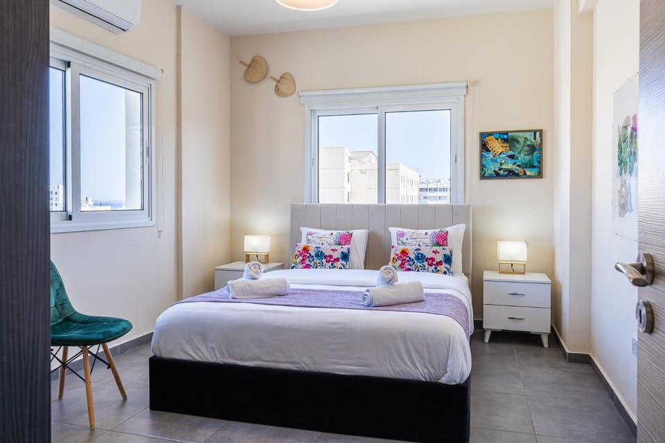 Bed, Photo of the whole room, Bedroom, air conditioner