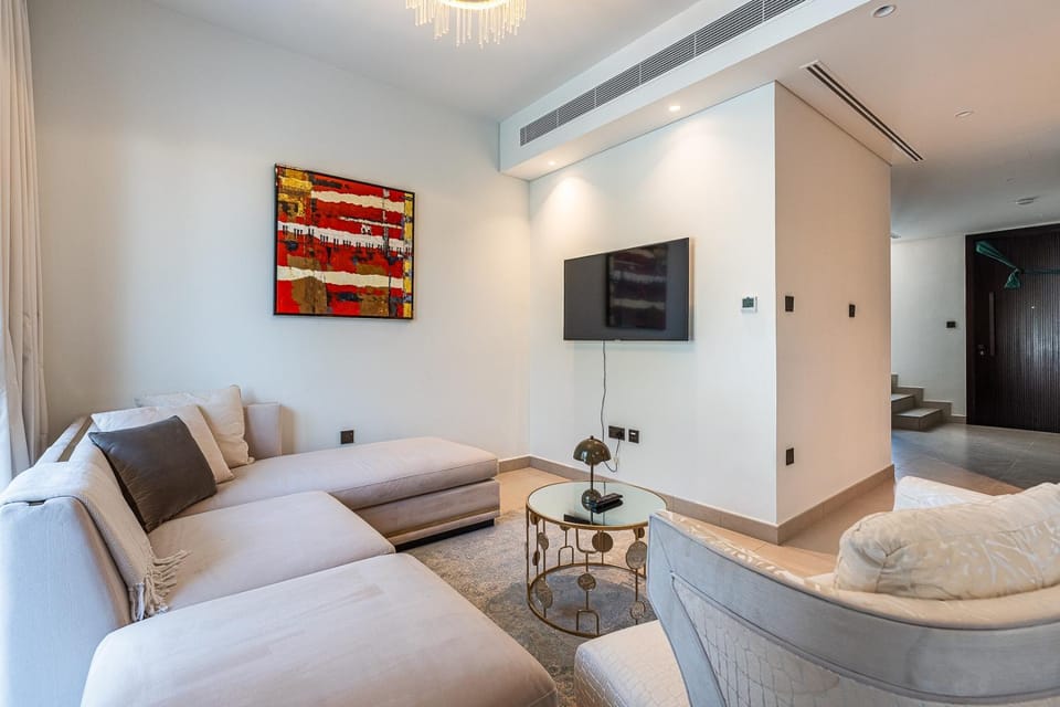 Modern Townhouse in Tilal Al Ghaf I Aura Gardens House in Dubai