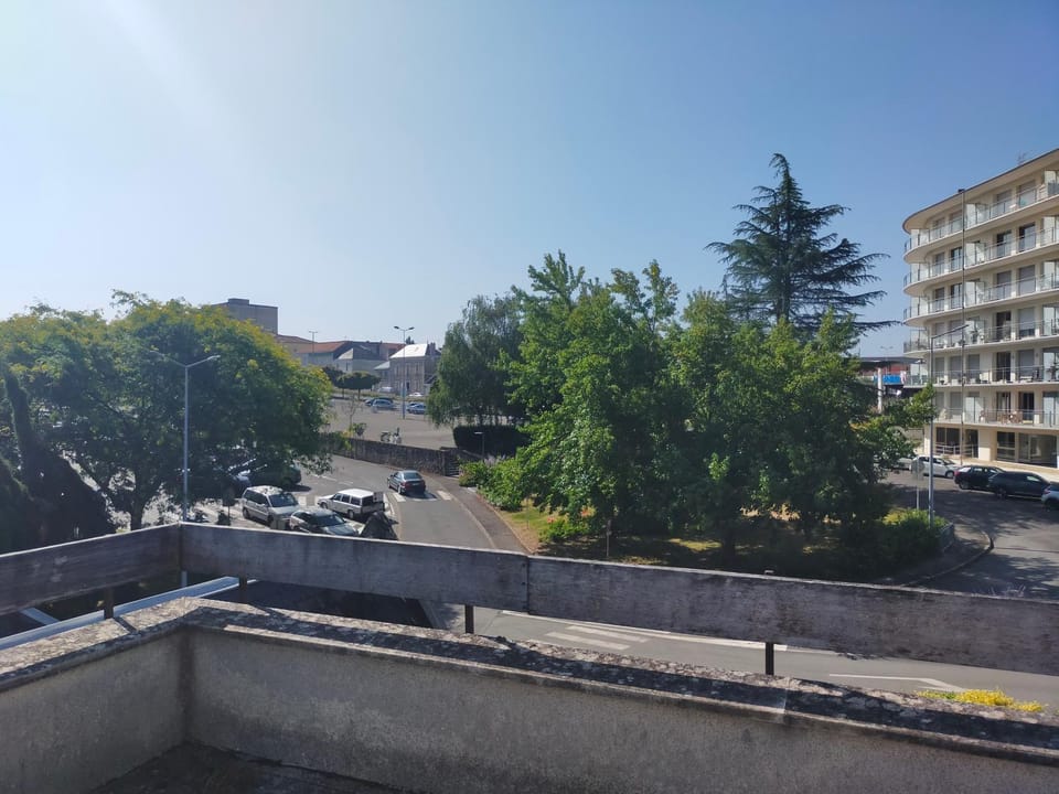 Balcony/Terrace, City view