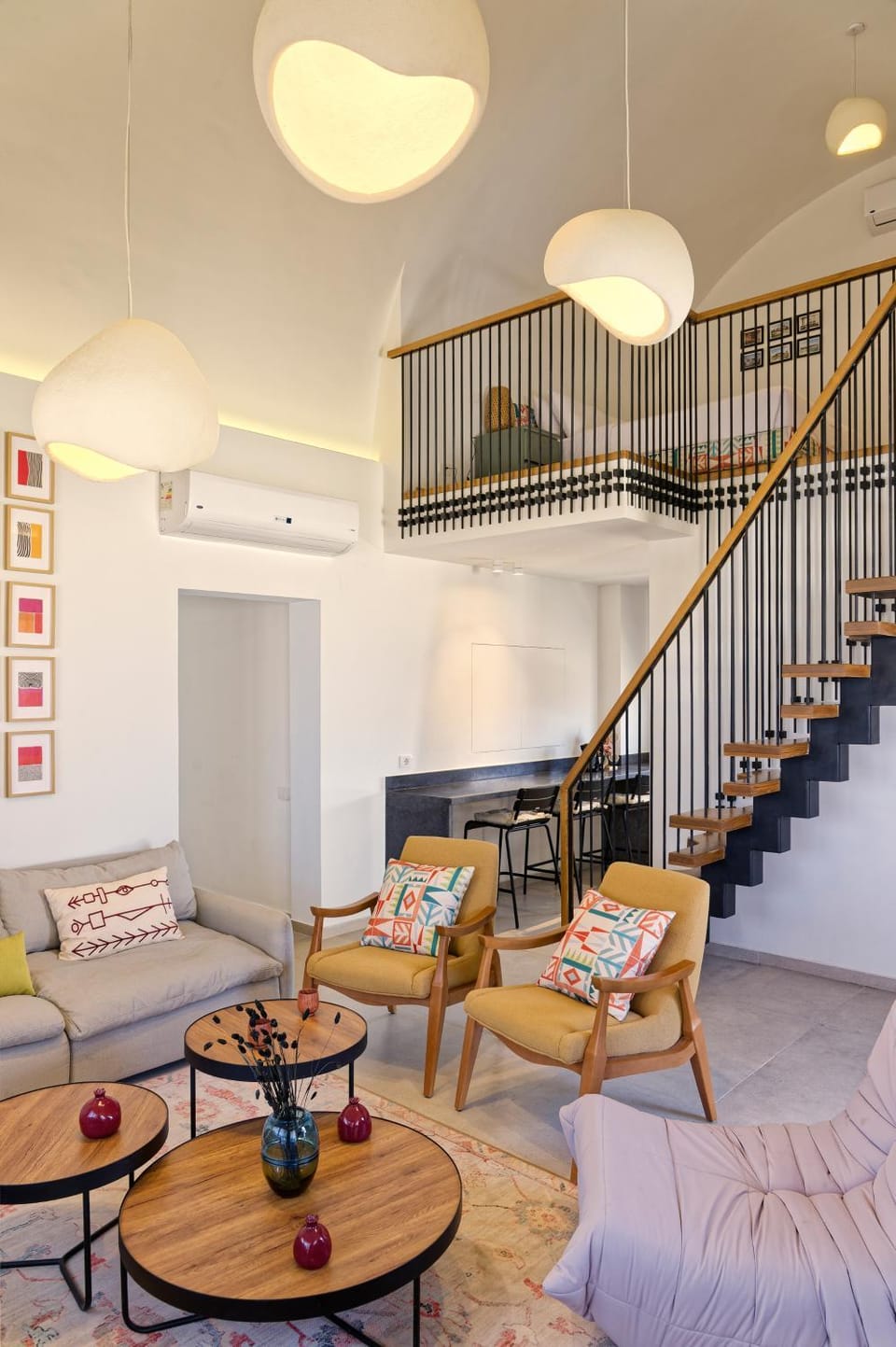 Living room, Seating area, minibar, air conditioner
