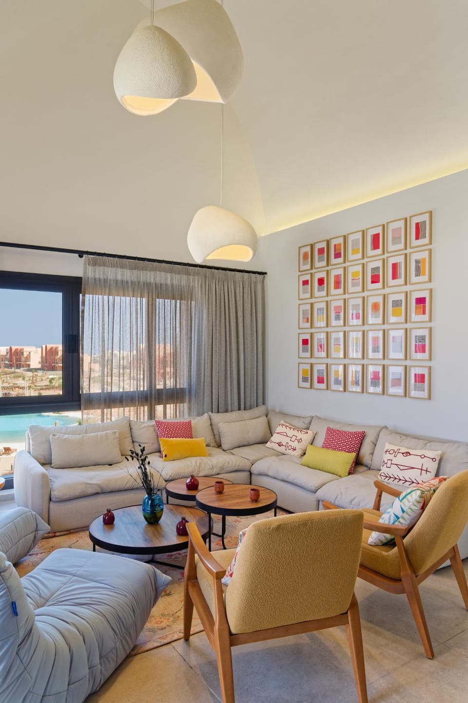 Living room, Seating area, Swimming pool
