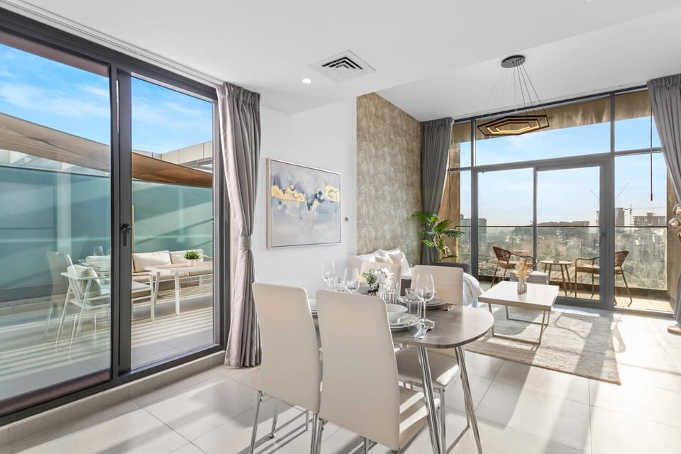 Patio, Balcony/Terrace, Living room, Seating area, Dining area