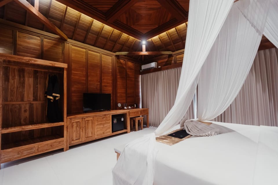 TV and multimedia, wardrobe