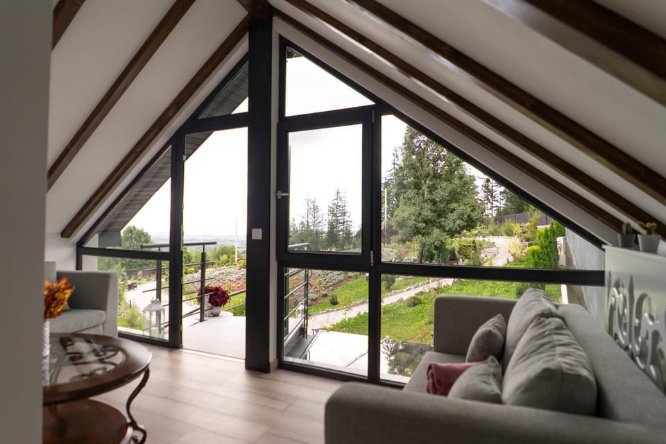 Day, Garden, View (from property/room), Living room, Seating area, Garden view
