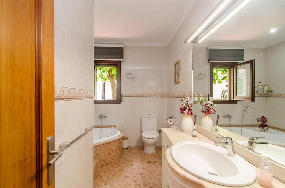 Bathroom, Bath