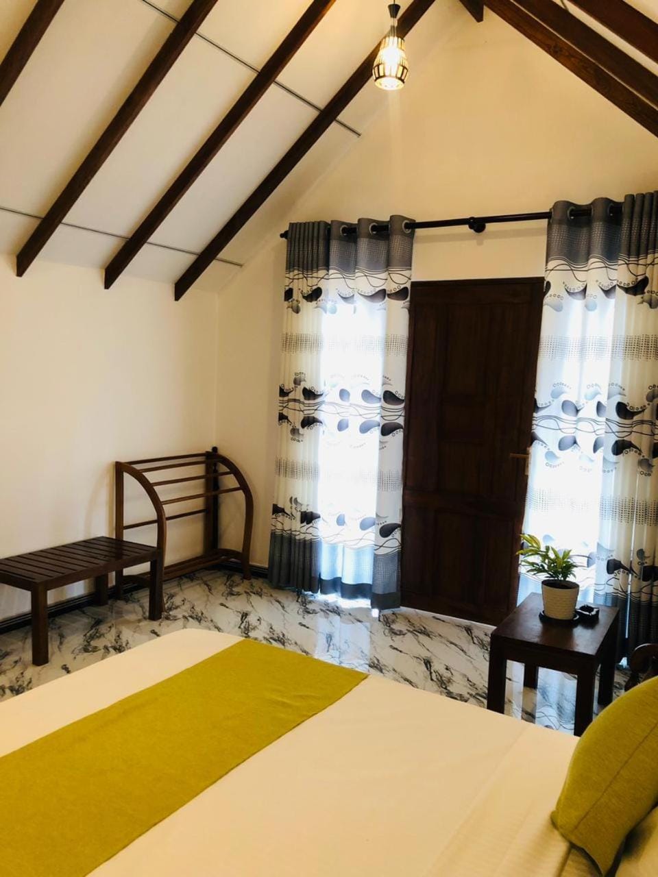 Bed, Living room, Photo of the whole room, Seating area, Bedroom