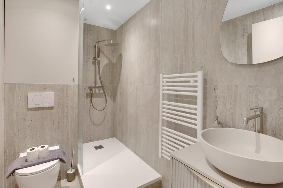 Shower, Bathroom