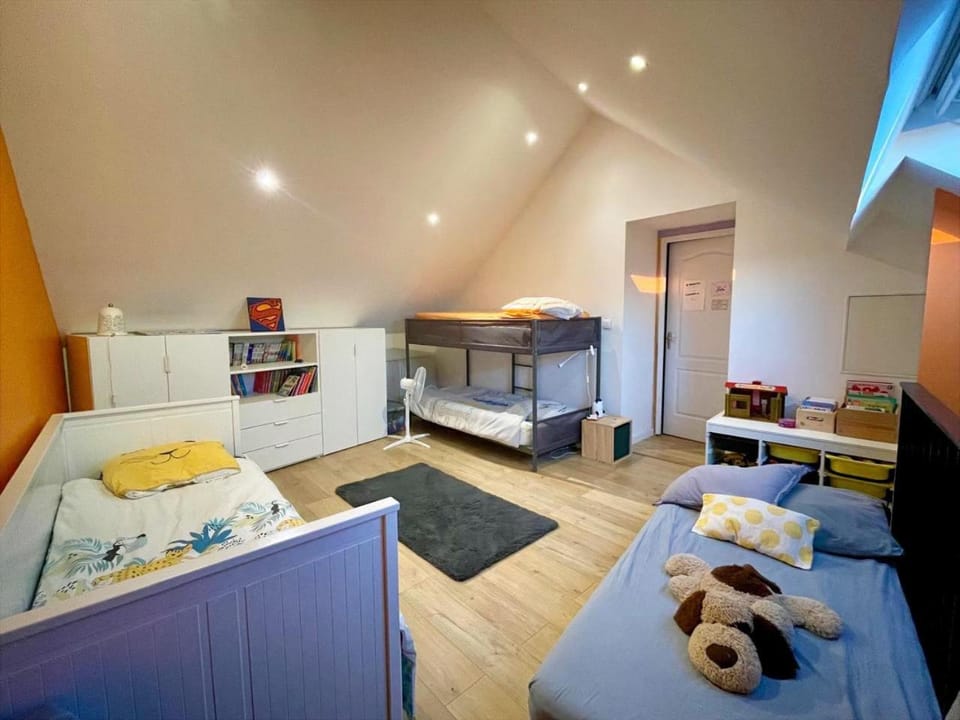 Game Room, Bedroom
