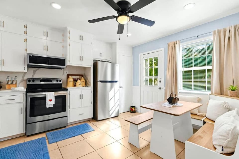 NEW Temple 4 BD Townhome 5 Min To Medical Perfect for Families, Workers, Contractors - Professionally Managed By Stay Albatross House in Temple