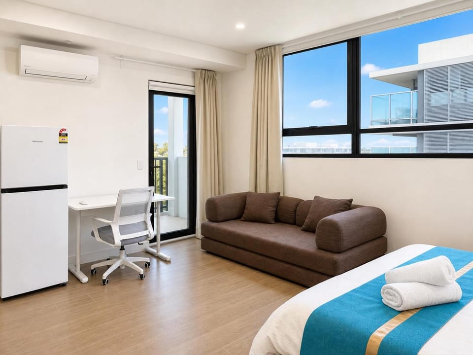 Granville Studio Ensuite toilet and kitchen Apartment in Sydney