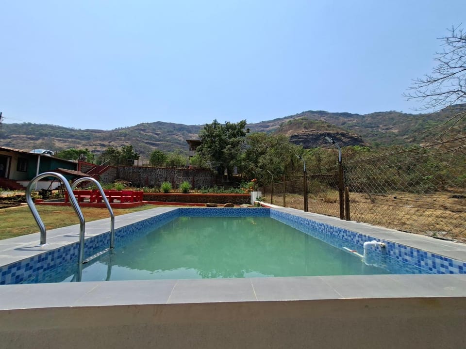 Mountain view, Pool view, Swimming pool