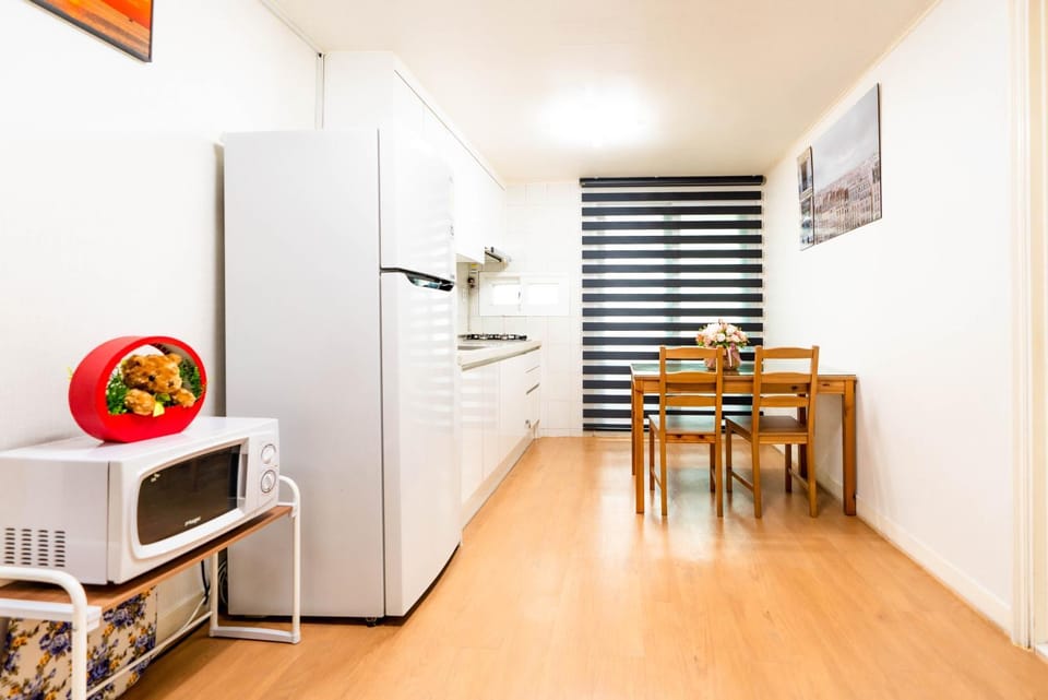 TV and multimedia, Kitchen or kitchenette, Living room, Seating area, Dining area, minibar